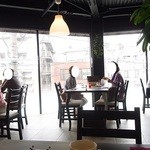 ポテンツァ - ･･･明るい店内