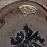 ビスヌ - ナンはタンドールの内壁に生地を貼り付けて調理します！