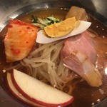 Nikudokoro Debeso - ハーフの冷麺ですよ。(^○^)