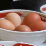ラーメン東大 - サービスの生卵