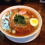 光来 - スープ表面に光る油、これがサラッとしていて美味しいんです！