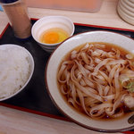 そばよし - かけうどん（270円）＋半ライス（80円）＋生玉子（60円）