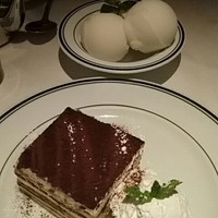 ウルフギャング・ステーキハウス 六本木 - ティラミスとシャーベット(デカイ)