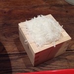 モモンガ - ブルスケッタ＆削り立てチーズ