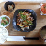 Raisukyouwakoku - 家内の定食は地エビの香辛醤炒めです。ご飯が進み逸品です。大満足です！