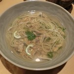 割烹 八彩 - ＜2016／04＞本日のにゅう麺。アサリと酢橘、木の芽も添えて爽やかな一品。アサリがプリップリ。