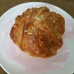 AOI Bakery - 【2016.04】小倉&チーズデニッシュ(160円+税)