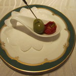 リストランテ パドリーノ・デル・ショーザン - オリーブの実とドライトマト