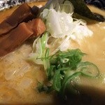 麺肴 ひづき - 2016/4 鯵潮鶏白湯らぁ麺・トピ～アップ２