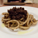 Variante - 201604 一人前あたり100gのマッシュルームを使ったラグーソース。ピーチ(Pici)というのはトスカーナ地方の太麺の手打ちパスタ。うどんのようにもっちりと歯を押し返すような弾力