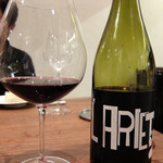 Variante - 201604 赤ワイン：L'arietta 2012。イタリア・ベネト州の赤ワイン。品種はメルローだけどカベルネ・ソーヴィニョンみたいな力強さが感じられて濃縮されたマッシュルームの旨味に負けてない