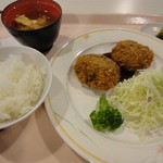 Toukyoutoshidaigaku To Doroki Kyampasu Gakusei Shokudou - Ｂ定食