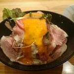 自家製麺 うろた - ぶたロック(450円) 黄身のナイアガラやぁーw