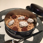 レストラン ラ フィネス - 小菓子は定番のアーモンドチョコ