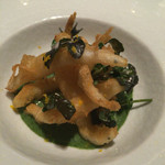 レストラン ラ フィネス - レアな白魚のフリットは、磯が香るソースと共に