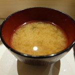 丸萬寿司 - 2016.4)しじみの味噌汁