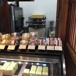 Ashiya Purin - 店舗内観