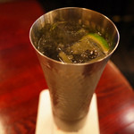 HUB 中野南口店 - ロンドンジントニック 税込320円（ハッピーアワー価格）