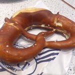 サイラー - 2016.04・Brezel mit Butter プレッツェルバター 210円(税込) 　(4.5) 