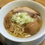 人類みな麺類 - らーめんmacro(800円)薄薄煮玉子