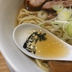 人類みな麺類 - らーめんmacro(800円)スープ