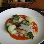 Bisutoro Shefu Zu Taburu Ichige - メインの魚料理