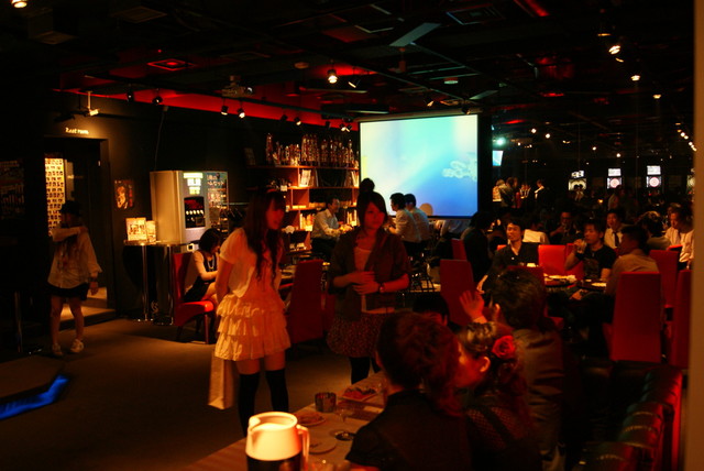 Bee 心斎橋店 ビー 心斎橋 ダイニングバー 食べログ