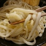 極太濁流ラーメン ら・けいこ - 超極太麺♪
      シコシコグミグミですよ