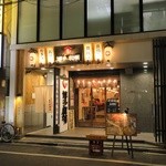 Yataiya Hakatagekijou - 明るいお店です