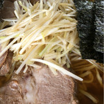 Ramen Shoppu - 麺は富士宮焼そばで有名な、マルモ食品謹製！