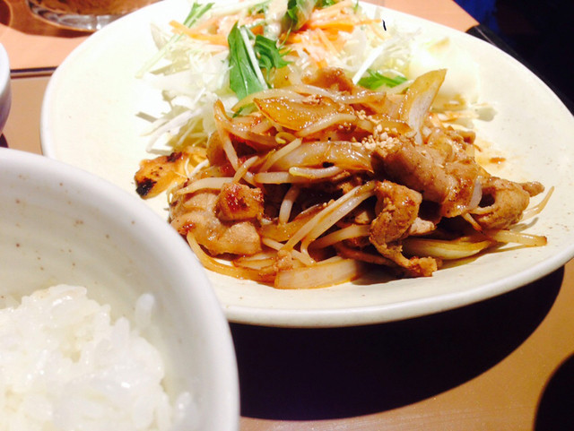 Yayoi Ken Shinjuku Meijidori Ten