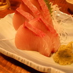 のど黒めし本舗 いたる - 2016/4　ブリ刺し