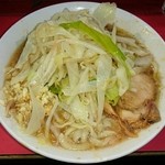 ラーメン二郎 三田本店 - ラーメン  麺少なめ、硬め  ヤサイ少なめ  ニンニク