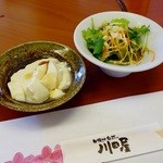川田屋 - 自家製おぼろ豆腐とサラダの前菜