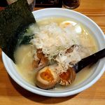 麺や七福（鶏白湯・白醤油 864円）※クーポンで煮玉子トッピング