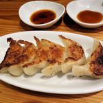 麺や七福（餃子・６個 232円）※一口サイズです