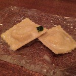 トラットリアチッチョ - 【エストラゴンバター　ラヴィオリ　エミリアロマーニャ】（１２５０円税込）今回の絶品♪