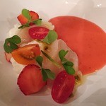 organ - 生帆立、ブッラータ、トマトと苺のガスパチョ