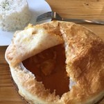 ジョーズ ラウンジ - 自家製ホットパイ〜バターチキンカレーのパイ包み〜