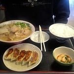 ハッスルラーメン - ラーメン定食