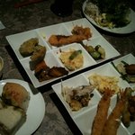 元気な食卓 新宿アイランドタワー店 - こんなお皿に料理を盛ります。