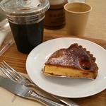 セタビカフェ - アイスコーヒーとタルト