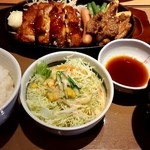 Yayoi Ken - 厚切りカルビ焼肉のミックスグリル定食　980円