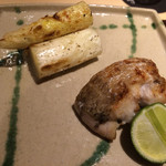 澤いち - ホワイトアスパラと浜田漁港から直送のノドグロをシンプルにお塩とスダチで頂きます