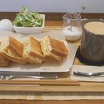 オレンチ カフェ - 厚焼き卵サンドとロイヤルミルクティー１．５倍