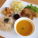 ツバキ - オーガニック食材と野菜のランチ