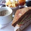 Clinkerdagger - 料理写真:Sandwich(half) and Clam chowder