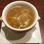 新中国料理 HARAKAWA - 新玉葱と気仙沼産ﾌｶﾋﾚのｽｰﾌﾟ