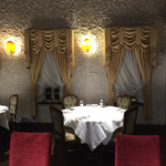 貝殻亭 - 岡本太郎さんや美輪明宏さんもこのあたりに座られたとか！！