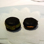 ル プティ キャドー - イカ墨とアンチョビクッキー